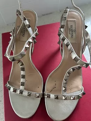 Valentino ROCKSTUD Heels Metallic Silver   • $400