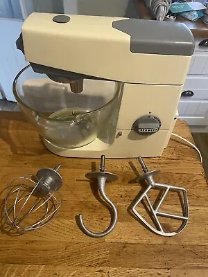 KENWOOD CHEF - A701a - Cream & Grey Trim - Excellent Condition 👑👩‍🍳🎂🍞🥖🍪🥨 • £99.99