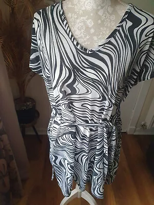 Black And White Print Beach Cover Up Dress From Matalan - Size L • £1.20