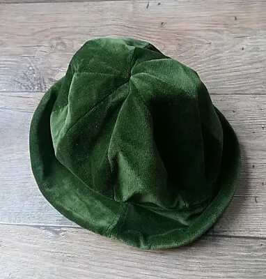  Handmade Covent Garden Green Velvet Hat   • £10