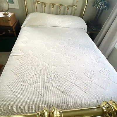 Vintage Bates George Washington's Choice White Hobnail Chenille Full Bedspread • $29.70