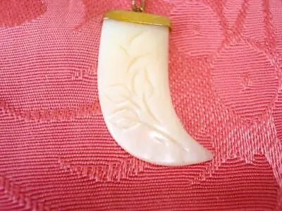 Vintage Necklace Gold Tone And Carved Mother Of Pearl Shell Chakra Horn Pendant • $12