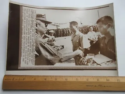 Viet Cong Prisoner Release 1971 Press Photo Vietnam War • $19.99