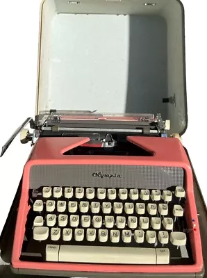 Vintage Salmon Pink Olympia Deluxe SM7(?) Manual Typewriter West Germany In Case • $295