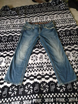 $25 • Buy Rock Revival  Alanis  Capris,light Wash,assymetrical Pockets,excellent Condition