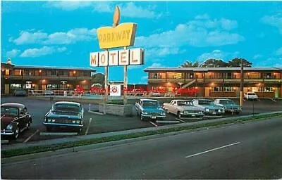 OH Middletown Ohio Parkway Motel Exterior 60s Cars Dexter Press No 2984C • $3.99
