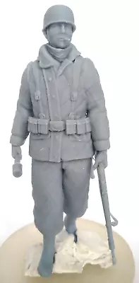 #55-120mm-1/16th-3D Resin Print-GERMAN WW2-FALLSCHIRMJAEGER- WITH RIFLE SMOKING • £10.99