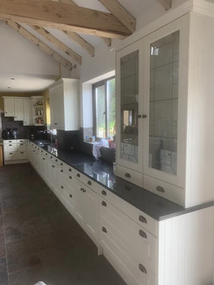 £1300 • Buy Used Fitted Kitchen With Bosche Appliance And Granite Worktops - Good Condition