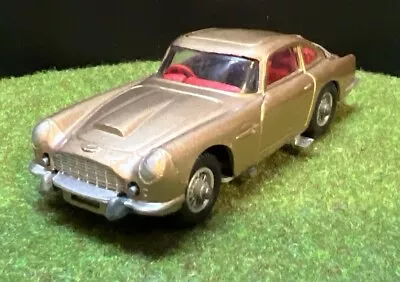 Corgi 261 James Bond’s Aston Martin DB5. VN Mint Unboxed • £90