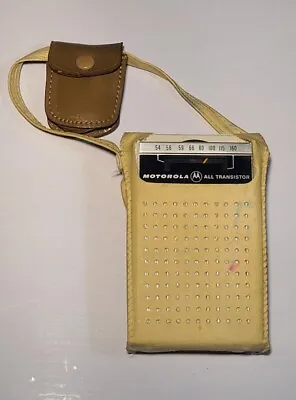 RARE Motorola All Transistor AM Radio W/Handled Case And Headphone ~TESTED~ • $41.99