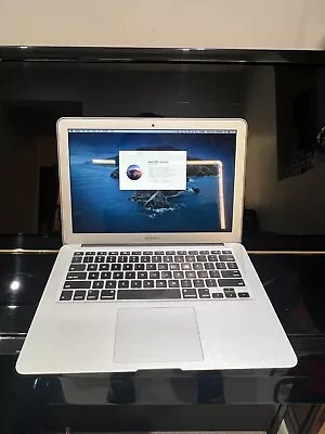 Apple MacBook Air 13.3  A1466  Intel Core Ii5 1.3Ghz 4GB RAM - 128GB SSD - 2013 • £43