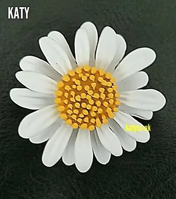 White Daisy Flower Sunflower Brooch Pin Badge Lapel Vintage Look Gift  • £5.18