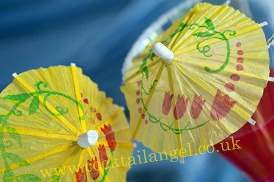 £2.50 • Buy 20 X YELLOW COCKTAIL UMBRELLAS 