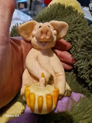 Piggin' Happy Birthday Pig Figurine (1995) David Corbridge Handmade Figure • £12