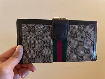 Vintage Gucci Brown And Beige Leather And Canvas Logo Bifold Logo Wallet  • $155