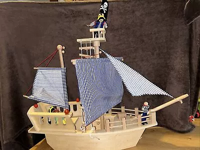 Wooden Pirate Ship With 4 Figures • £20