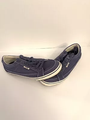 TAOS Canvas Women’s Low Top Navy Shoes Size 10 Sneakers • $14.99