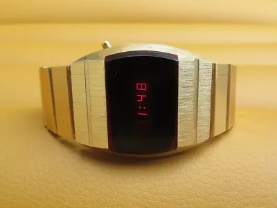 Men's Gold-plated 1976 LED Digital Retro Time Computer Quartz Watch. • £44.08
