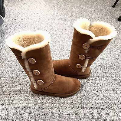 UGG Bailey Button Triplet II Size 8 Women’s Chestnut Sheepskin 1873 Tall Boots • $33