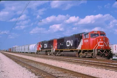 CNR 5699 Chicago Il 05/00; Kodachrome Original • $4.79