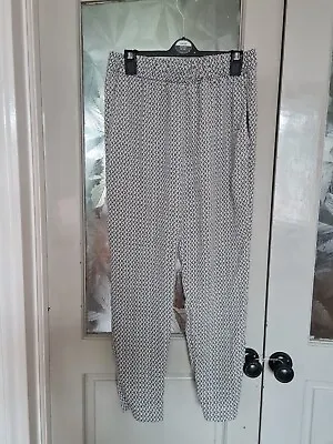 H&M Size 10 Black White Ditsy Print Lightweight Trousers • £3