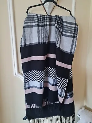 H&M Black Grey And Pink Scarf • £5.50