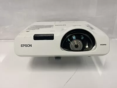 Epson PowerLite 520 LCD Projector 2700 Lumens HDMI W/3850 Used Lamp Hours • $64.99