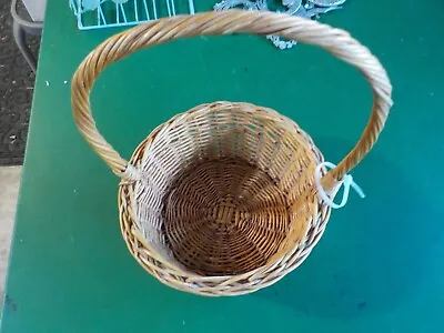 Woven Basket 11.5  X 8  Dia With Handle (CL 13-2) • $3.99