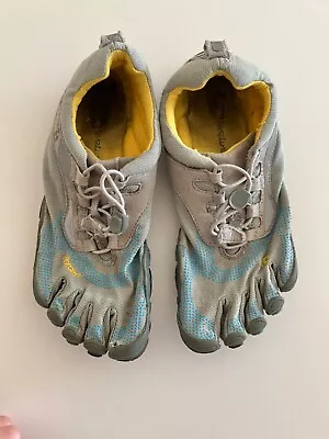 Vibram FiveFingers Bikila Running Shoes Size 38 Womens 7.5 Barefoot Toe Shoes • $1.99