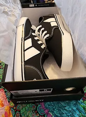 Macbeth Black & White Langley Womens Shoes Size 5 Approved Vegan • $70