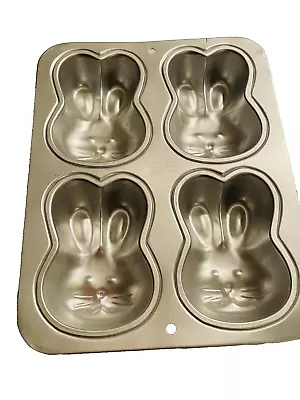 Vintage Wilson 1995 Bunny Cake Mold 2105-9479 • $9.77