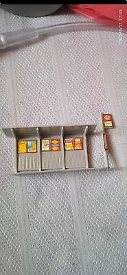 £5.99 • Buy Merit 5007 Bus Stop & Shelter For Hornby Railways. Excellent Condition Oo Gauge