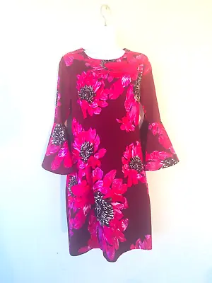 6) TRINA TURK Woven Knit Mod BOLD Floral Fishtail Sleeve Hems WOW! Dress • $23.95