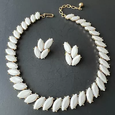 Signed CROWN TRIFARI Vintage White Milk Glass Gold Necklace & Earrings SET A795 • $12.50