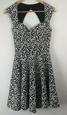 Va Va Voom Sleeveless Fit & Flare Dress Women's Black White Medium NEW • $15.94