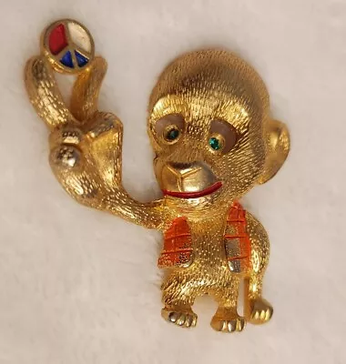 Vintage JJ Signed Monkey Pin Peace Sign Goldtone Emerald Eyes RARE Brooch • $27.75