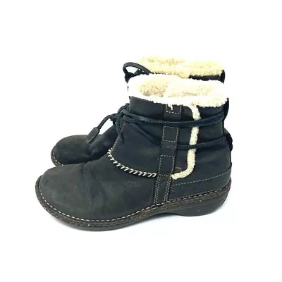 UGG Caspia Boots Women's Size 7 • $44