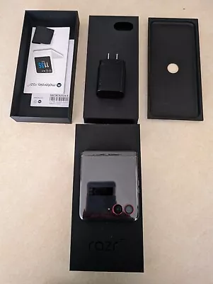 Motorola Razr+ - 256GB - Quartz Black (Spectrum Locked) (Dual SIM) • $300