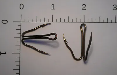 100 Mustad 1/0 Double Live Bait Hooks Hollow Point Ringed Bronzed Norway 35881 • $13.99