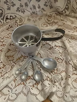Lot 2 Vtg Aluminum Metal Nesting Measuring Spoons & Foley Squeeze Handle Sifter • $13.65