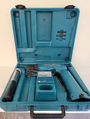 MAKITA 6095D Cordless Drill Kit 2 Batteries And Charger Tested • $34