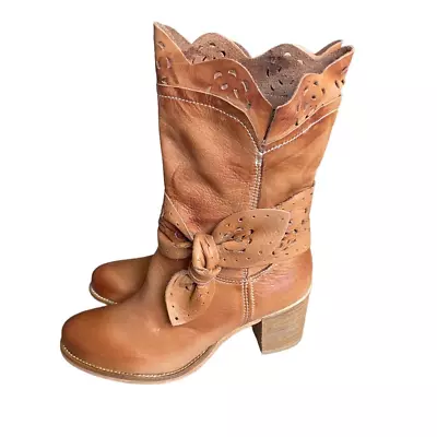 NWOT Vera Gomma Womens Leather Scallop-Tie Mid Calf Bootie Size 6 Tan • $30