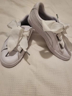 $70 • Buy PUMA White Leather Women's Sneakers Size 7 - New 