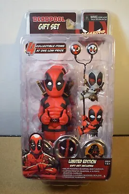 Neca DEADPOOL GIFT SET Body Knocker + Scalers + Earbuds Set • £22.50