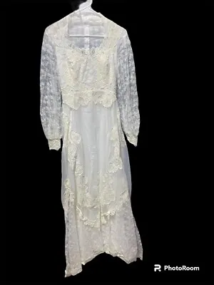 Gorgeous Vintage Wedding Dress With Hat With Discoloration On It • $200