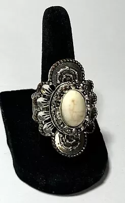 Paparazzi Vintage Silver Filigree Stretch Ring Beautiful Oval Howlite Stone • $6.99