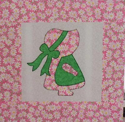 Pink Daisy Matte Green Sue Doll Applique Mini Quilt Top Only 15 1/2 In. Sq. #979 • $14.99