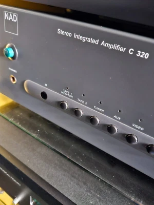 £80 • Buy NAD C320 Stereo Integrated Amplifier - Excellent 