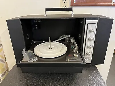 AMC Solid State Fold-up Phonograph ST-75 GARRARD TURNTABLE Works Great • $140