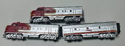 1 Engine 2 Boxcars Santa Fe Athearn HO Scale Trains --- #KAK#4 • $49.95